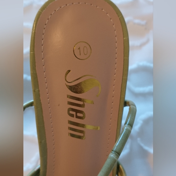 Shein Women's Heels - Picture 5 of 8